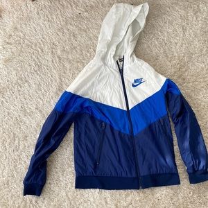 Nike youth windbreaker size large
